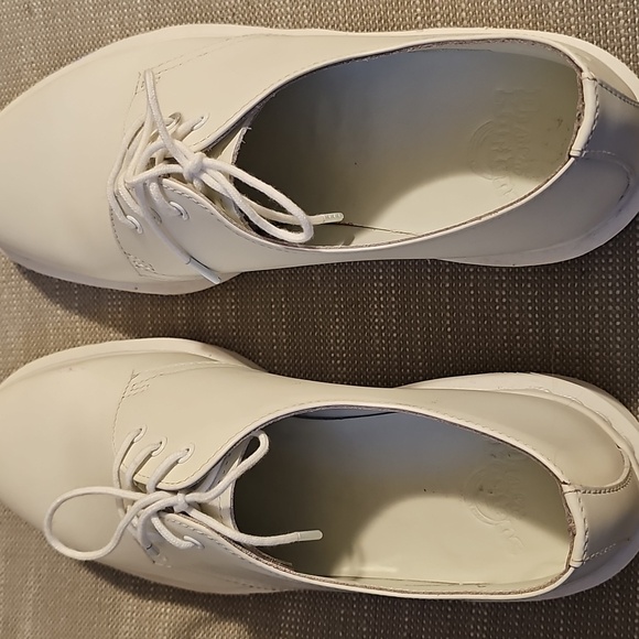 Dr. Martens Mono White Oxford Leather Shoes - Picture 8 of 11